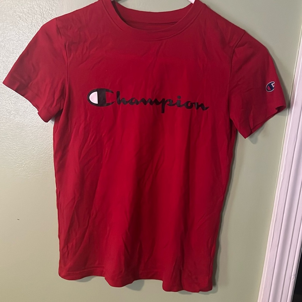 Champion boys tees color red size M .